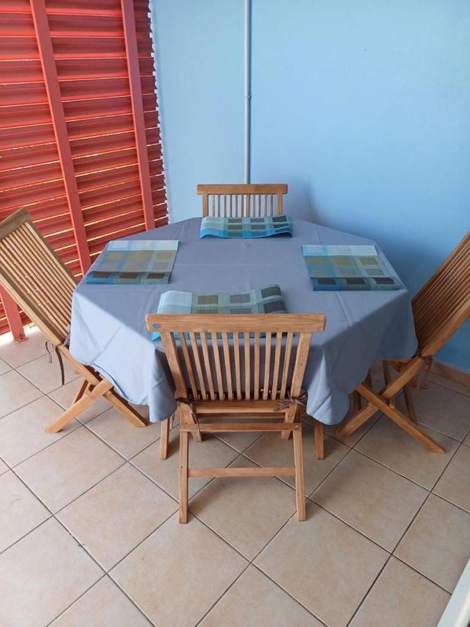 Appartement F2 Avec Piscine Сен-Андре Екстериор снимка